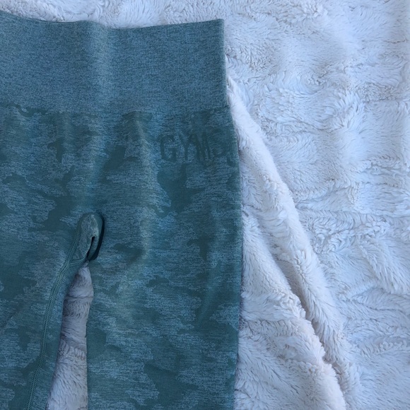 Gymshark Camo Seamless leggings . SAGE GREEN. - Picture 4 of 6